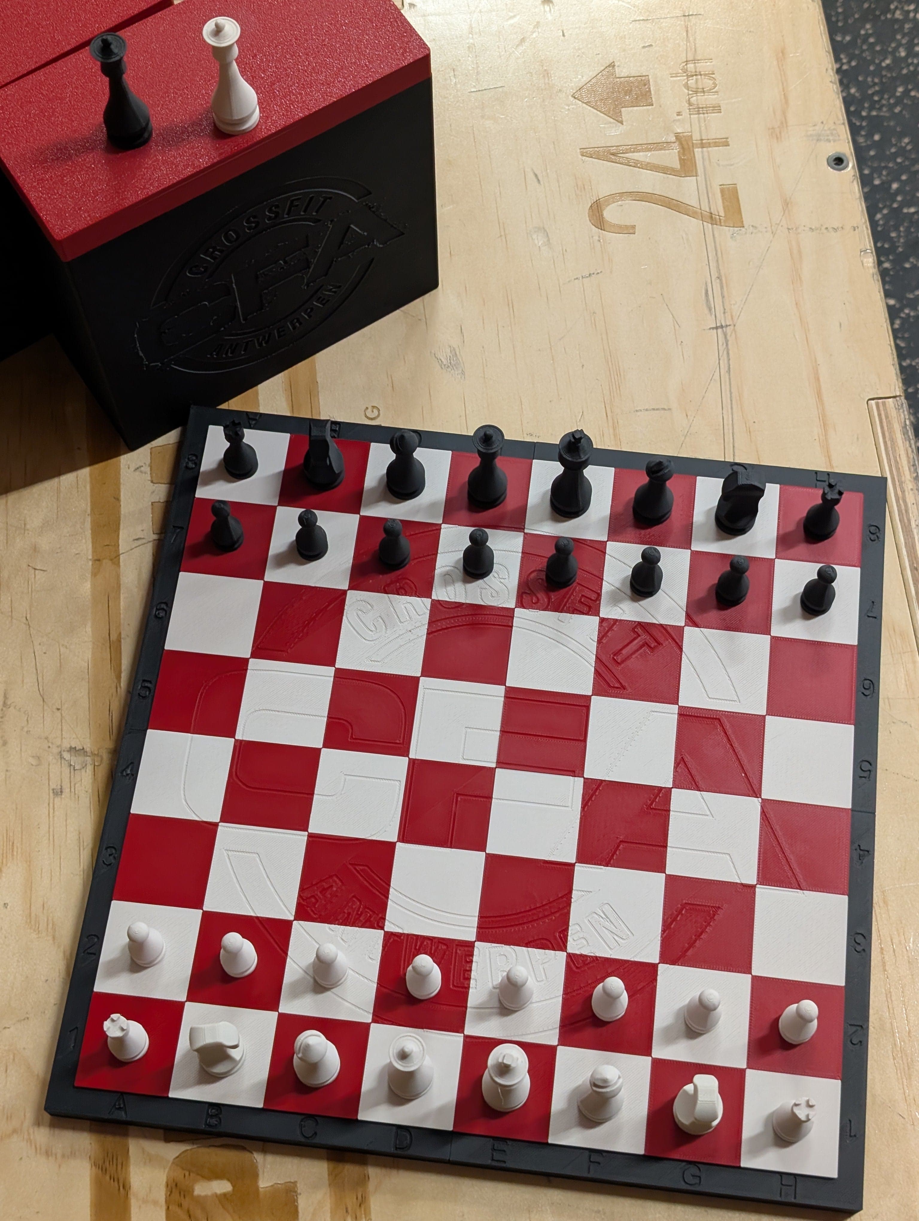 Crossfit Antwerpen chess set on display